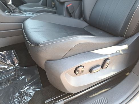 Used 2022 Volkswagen Tiguan SE FWD image 28