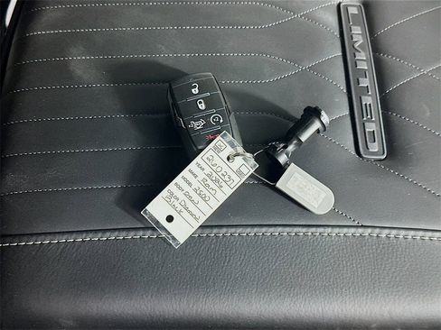 New 2026 RAM 2500 Limited w/ Towing Technology Group image 20