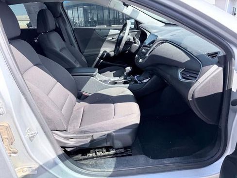 Used 2021 Chevrolet Malibu LT FWD image 12