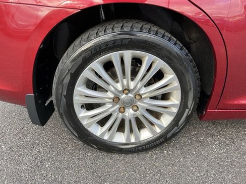 Used 2014 Chrysler 300 AWD w/ Driver Convenience Group image 21