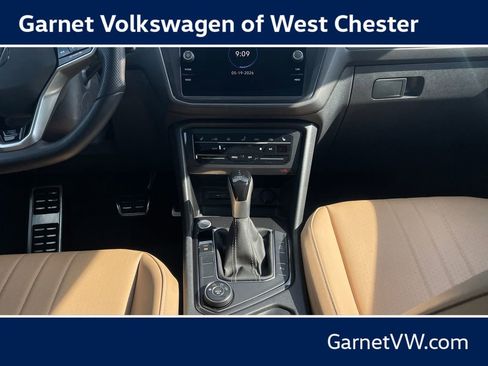 Certified 2024 Volkswagen Tiguan SE R-Line AWD/4WD image 17