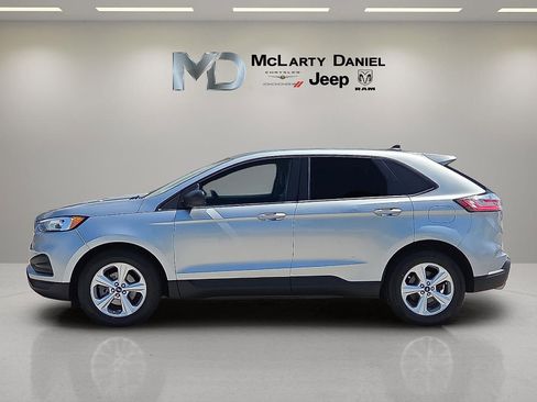 Used 2020 Ford Edge SE FWD image 3