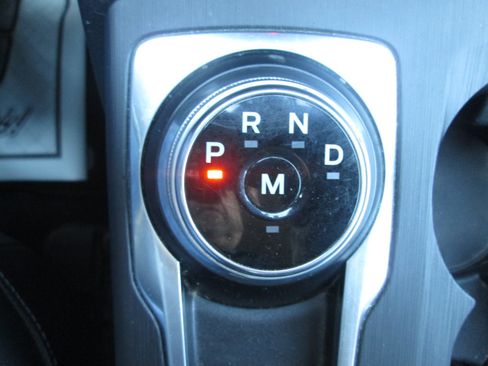 Used 2020 Ford Escape SEL image 21