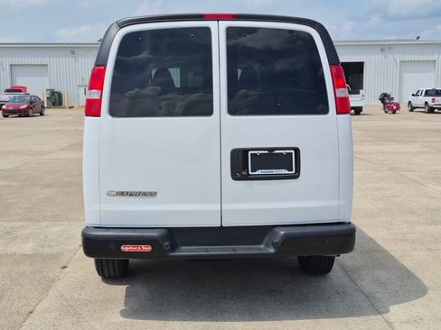 Used 2022 Chevrolet Express 3500 LS RWD image 6