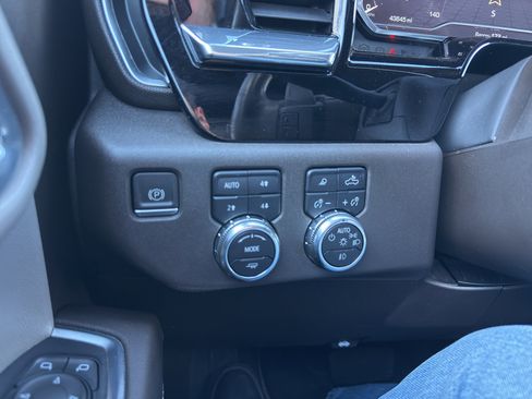 Used 2022 GMC Sierra 1500 SLT w/ SLT Premium Package image 23