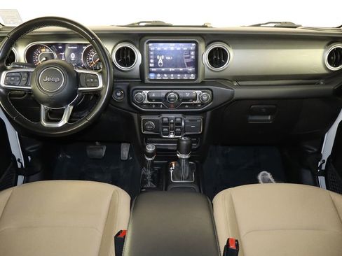 Used 2022 Jeep Wrangler Unlimited Sahara AWD/4WD image 13