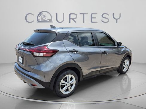 Used 2021 Nissan Kicks S FWD image 7