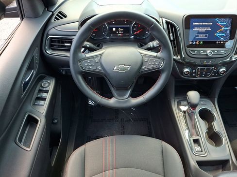 Certified 2023 Chevrolet Equinox RS AWD/4WD image 11