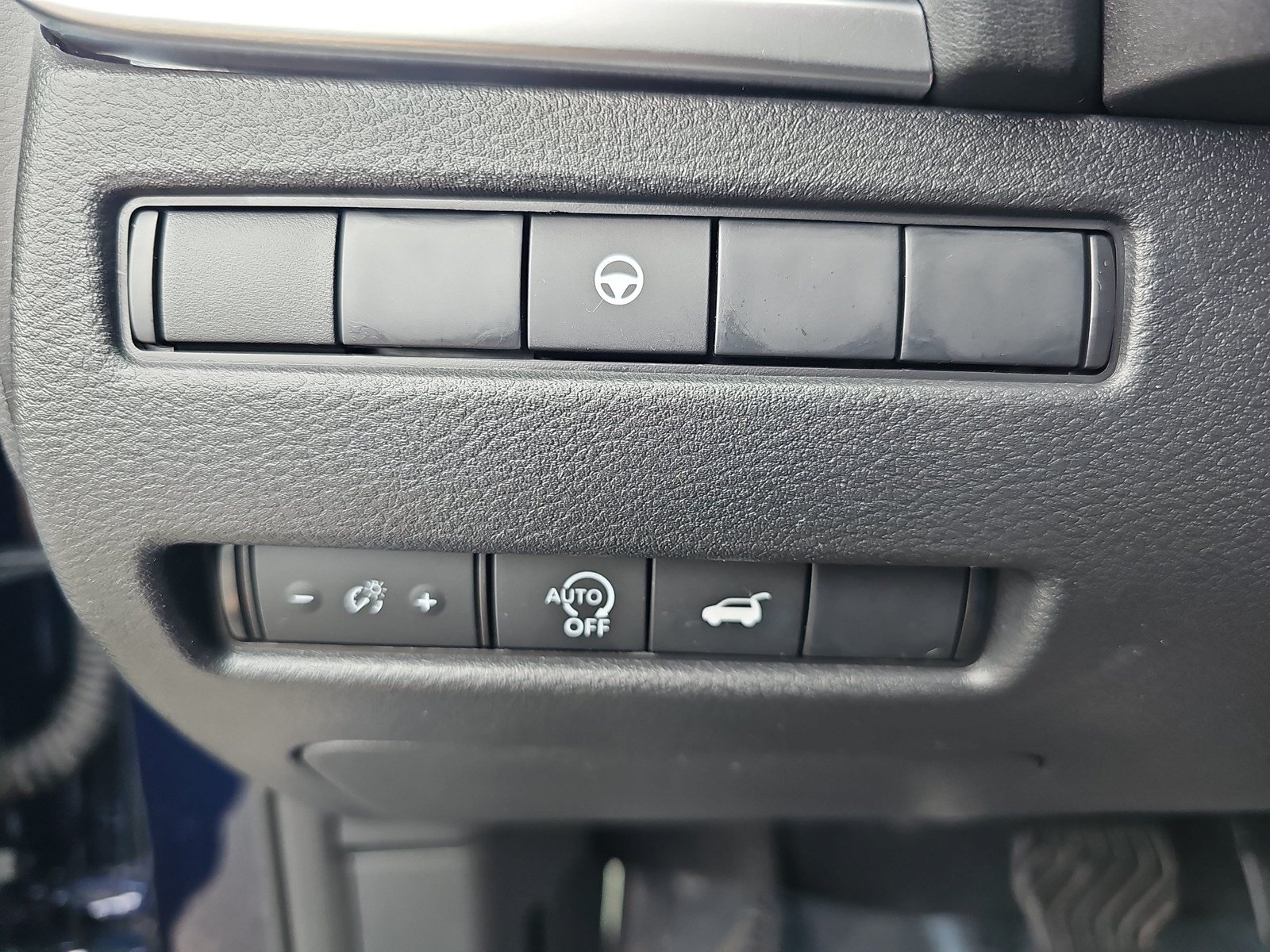 Used 2026 Nissan Rogue SV FWD image 33