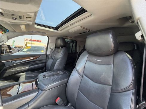 Used 2017 Cadillac Escalade Premium Luxury RWD image 19