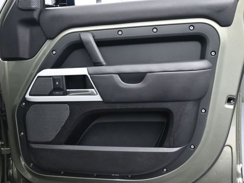 Used 2020 Land Rover Defender 110 HSE image 25