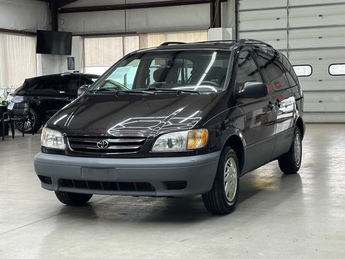 Used 2002 Toyota Sienna CE image 5