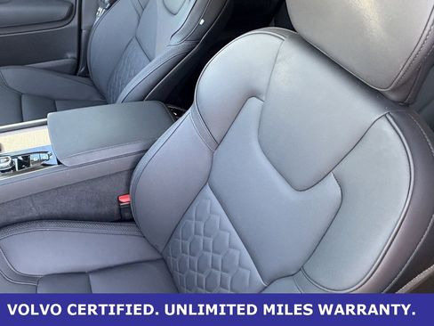 Certified 2025 Volvo XC90 B6 Plus image 28