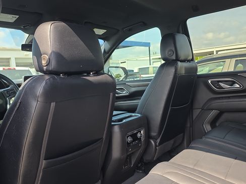 Used 2021 Chevrolet Tahoe LS w/ Driver Alert Package RWD image 12