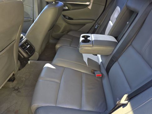 Used 2018 Chevrolet Impala LT w/ Sunroof and Spoiler Package image 15