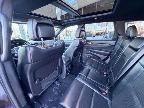 Used 2019 Jeep Grand Cherokee Overland image 33