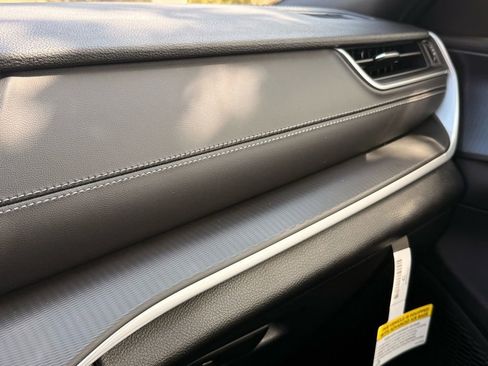 New 2026 Jeep Grand Cherokee L Laredo image 21