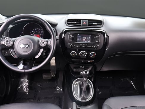 Used 2016 Kia Soul ! FWD image 14