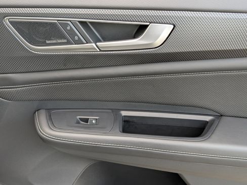 Used 2024 Volkswagen Atlas Cross Sport SEL Premium R-Line image 20