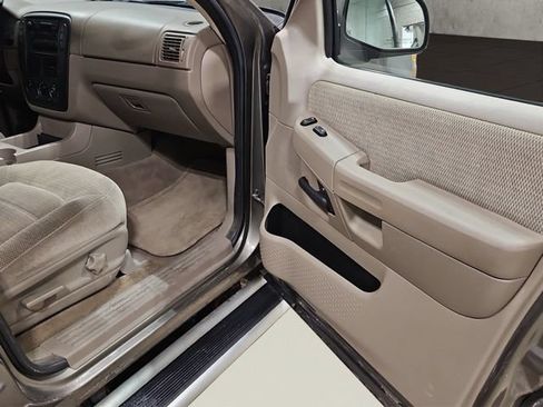 Used 2002 Ford Explorer XLT AWD/4WD image 21