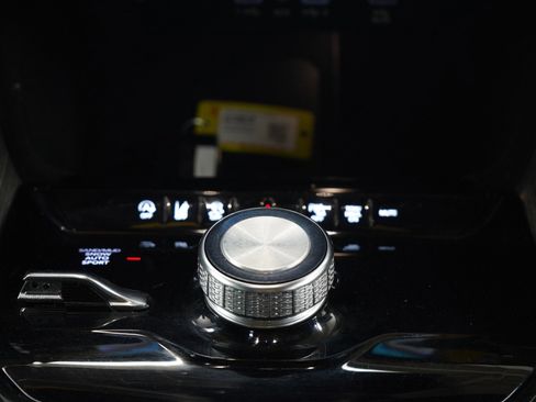 Used 2023 Jeep Wagoneer L Series II w/ Premium Group I image 20