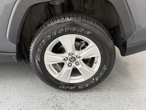 Used 2019 Toyota RAV4 XLE w/ Convenience Package FWD image 26