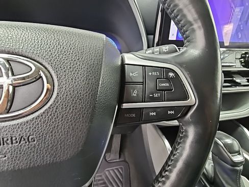 Used 2023 Toyota Highlander Limited image 29
