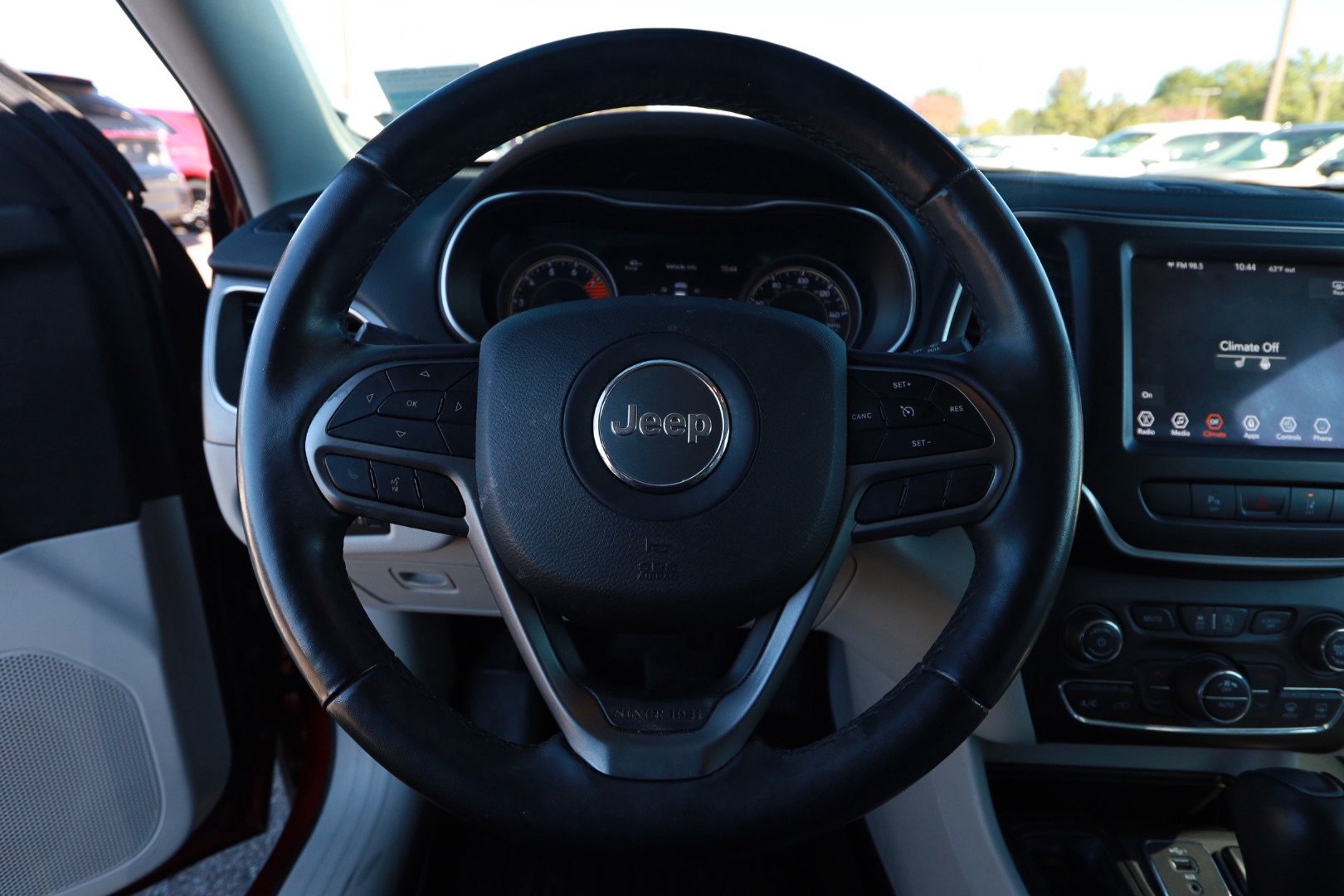 Used 2021 Jeep Cherokee Latitude Lux w/ Sun & Sound Group FWD image 10