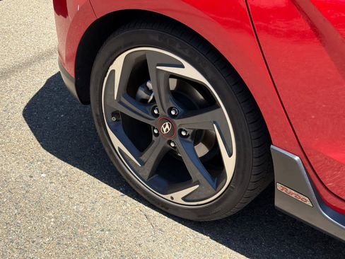 Used 2019 Hyundai Veloster Turbo FWD image 13