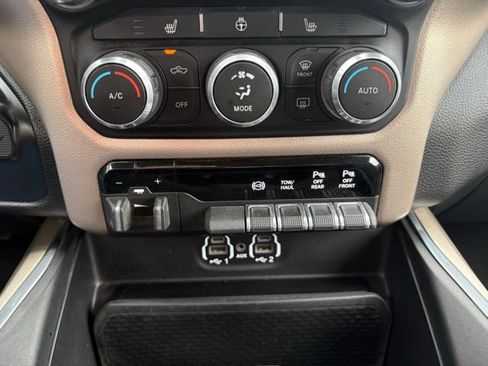 Used 2022 RAM 3500 Laramie w/ Chrome Appearance Group AWD/4WD image 29
