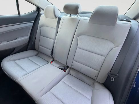 Used 2017 Hyundai Elantra SE FWD image 15