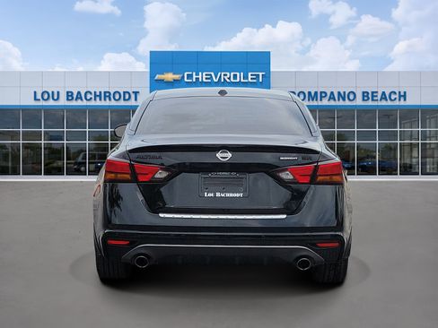 Used 2022 Nissan Altima 2.5 SR w/ Midnight Edition Package FWD image 4