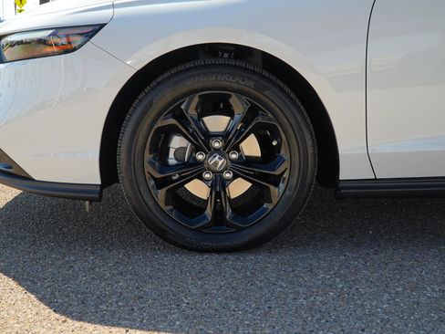 Used 2025 Honda Accord SE image 12