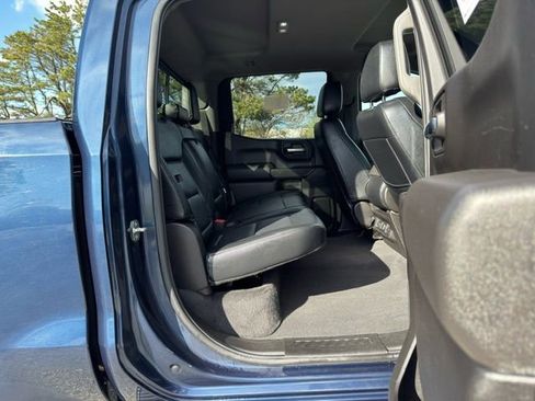 Used 2022 Chevrolet Silverado 1500 LT AWD/4WD image 18