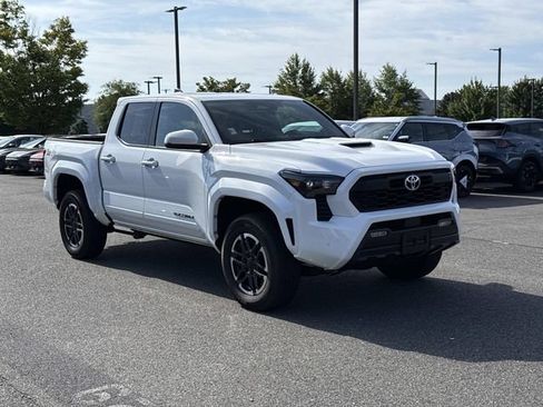 Used 2024 Toyota Tacoma TRD Sport w/ TRD Sport Upgrade Package AWD/4WD image 1