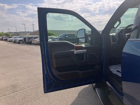 Used 2022 Ford F250 King Ranch w/ King Ranch Ultimate Package AWD/4WD image 15