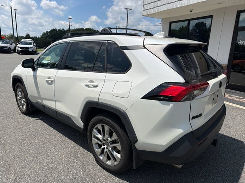 Used 2021 Toyota RAV4 XLE Premium AWD/4WD image 6