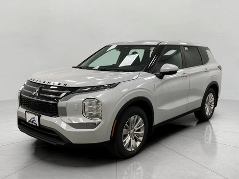 New 2026 Mitsubishi Outlander ES AWD/4WD image 8