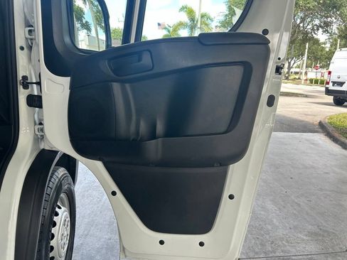 Used 2025 RAM ProMaster 2500 w/ Convenience Group FWD image 23