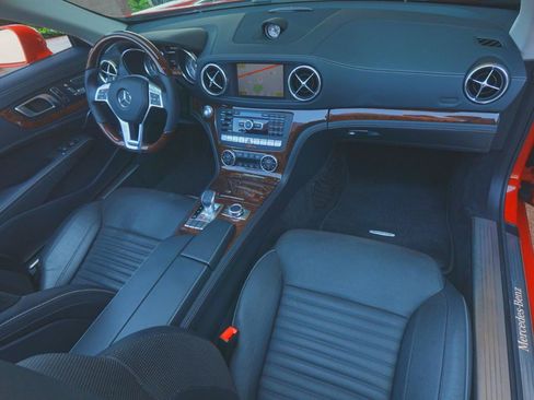 Used 2013 Mercedes-Benz SL 550 image 9
