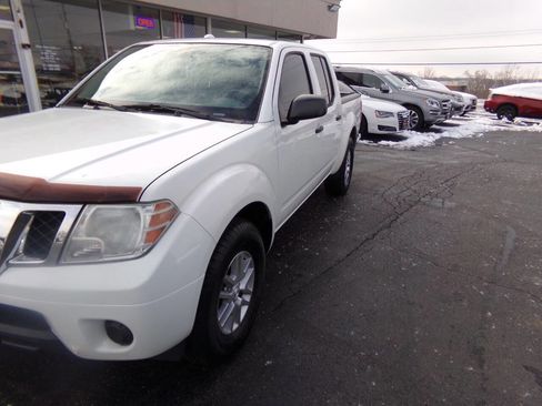 Used 2018 Nissan Frontier SV image 30
