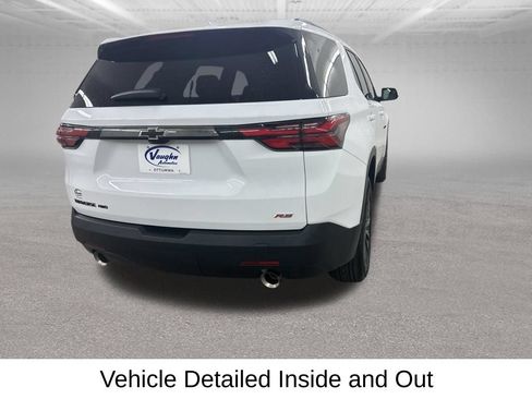 Used 2023 Chevrolet Traverse RS AWD/4WD image 13