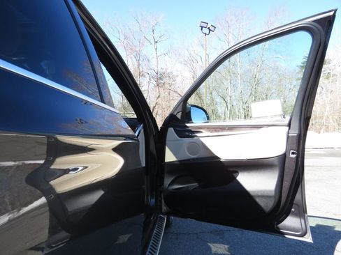 Used 2017 BMW X5 xDrive35i image 12
