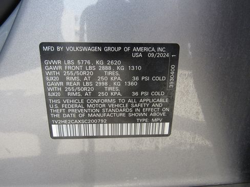 Used 2025 Volkswagen Atlas Cross Sport SE image 6