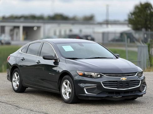 Used 2017 Chevrolet Malibu LS image 1