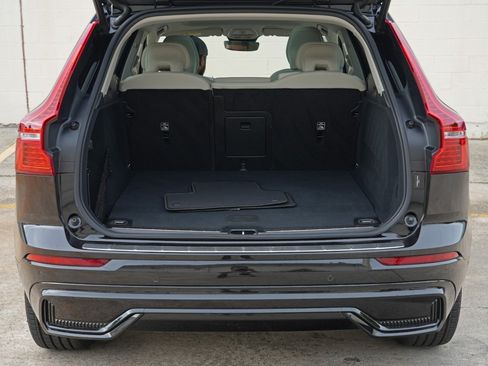 Used 2025 Volvo XC60 T8 Plus w/ Protection Package Premier AWD/4WD image 10