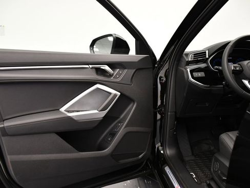 Used 2025 Audi Q3 2.0T Premium w/ Convenience Package image 31