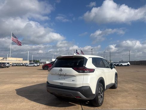 Certified 2023 Nissan Rogue SV FWD image 19