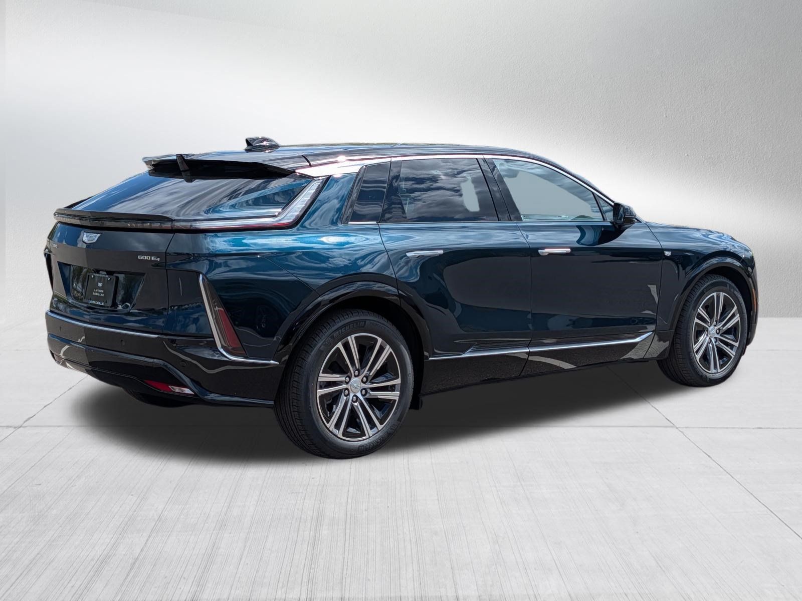 Used 2026 Cadillac Lyriq Luxury w/ LPO, Floor Liner Package AWD/4WD image 6