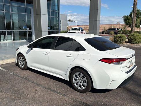 Used 2023 Toyota Corolla LE w/ Carpet Mat Package (TMS) FWD image 2